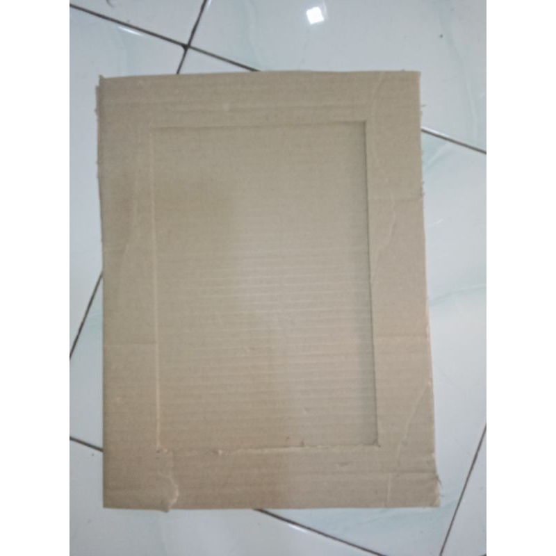 

figura kardus , prakarya berbagai ukuran