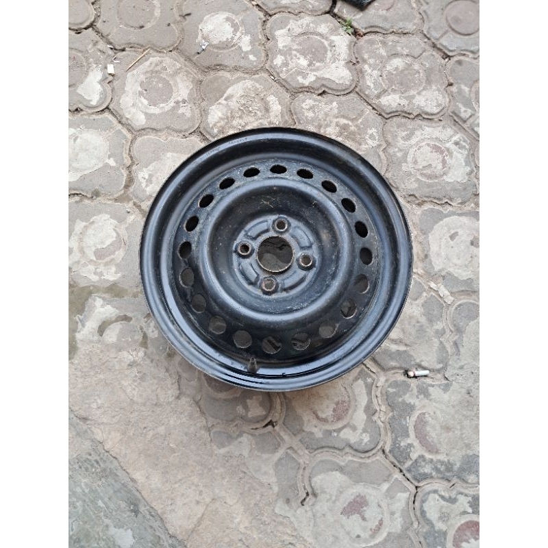 velg kaleng bekas mobilio