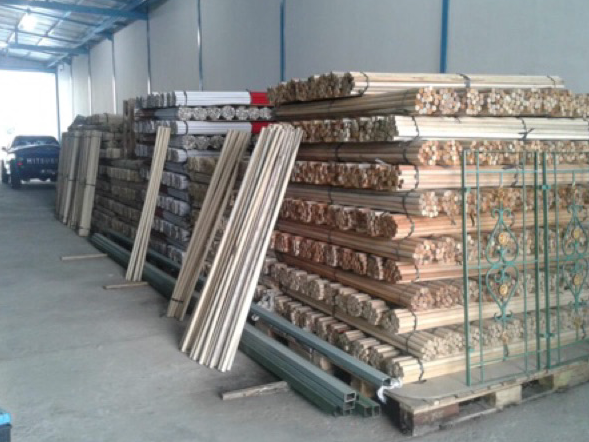 BGCC9788 Tongkat pramuka / Toya pramuka bahan kayu randu polos dan merah putih