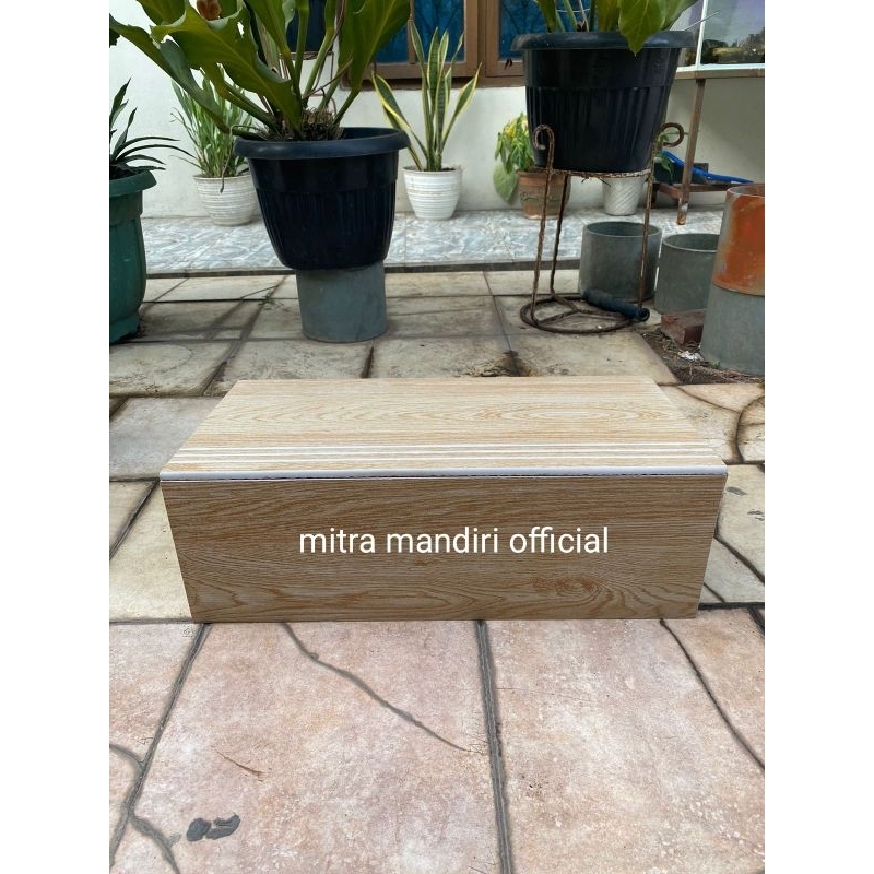 Granite tangga 30x60 20x60 Sionwood