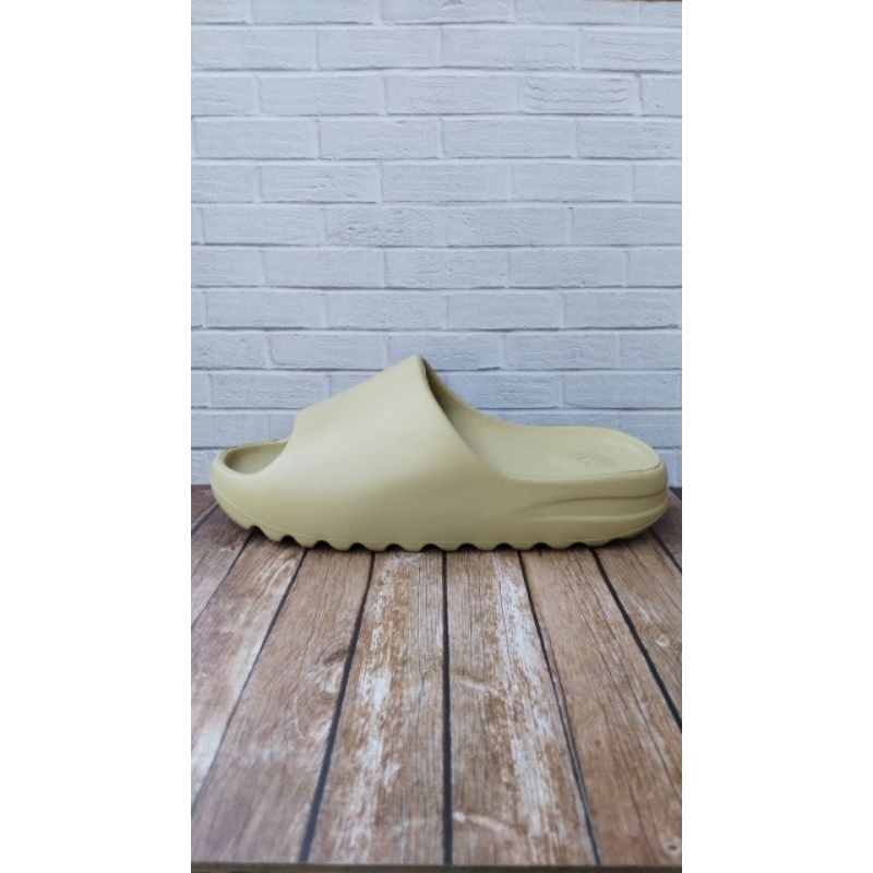 sandal adidas Yezzy slide