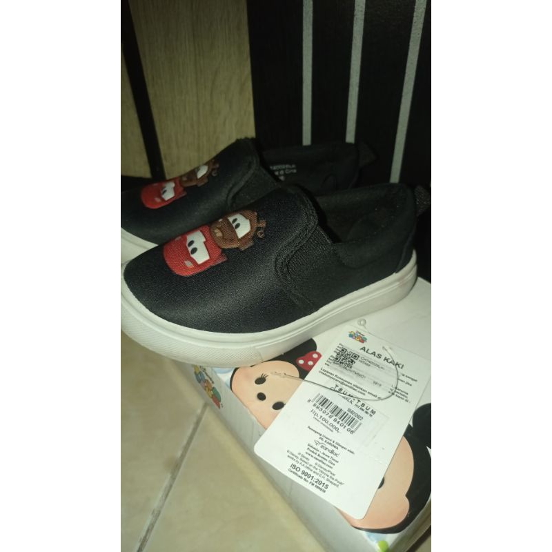 sepatu slip on anak disney tsum tsum size 26 (pl 2xpake)