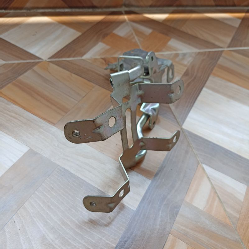 breket stay bracket tameng dudukan lampu depan Yamaha Lexi lexi 125 Original