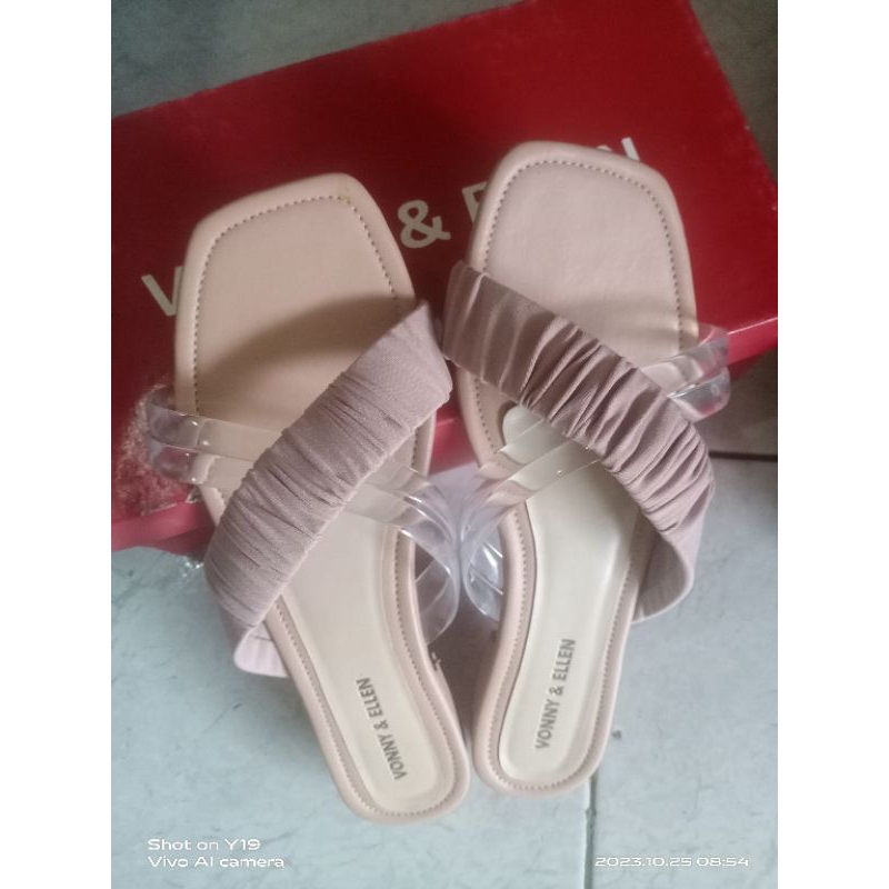 Sendal Wanita Vonny & Ellen (preloved)