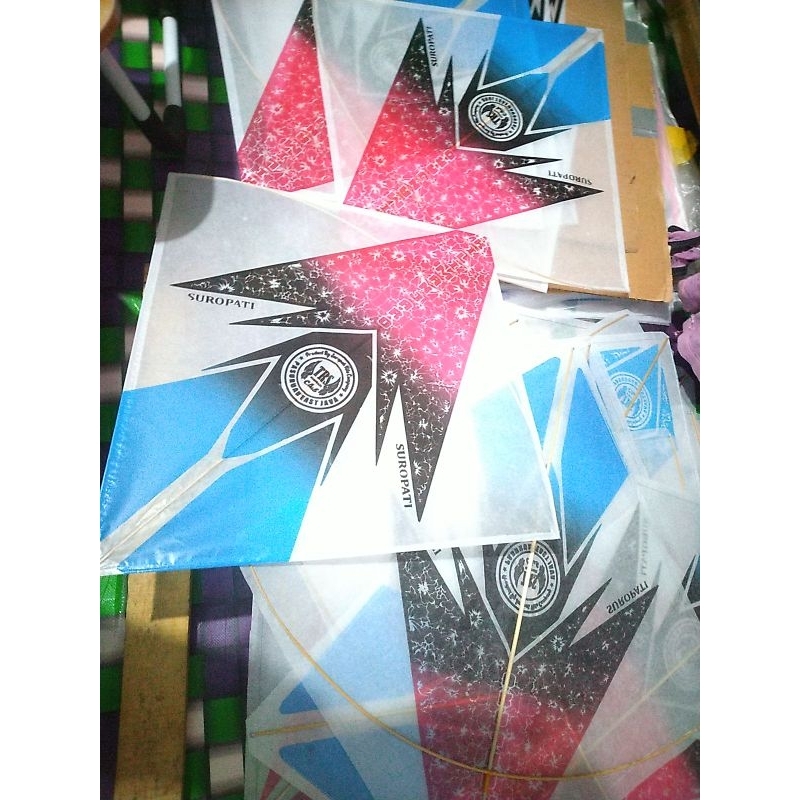 layangan Sukhoi lilitan