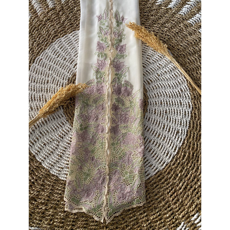 Kain motif himalaya | kain kebaya bordir | bordir manual | kain kebaya kerawang