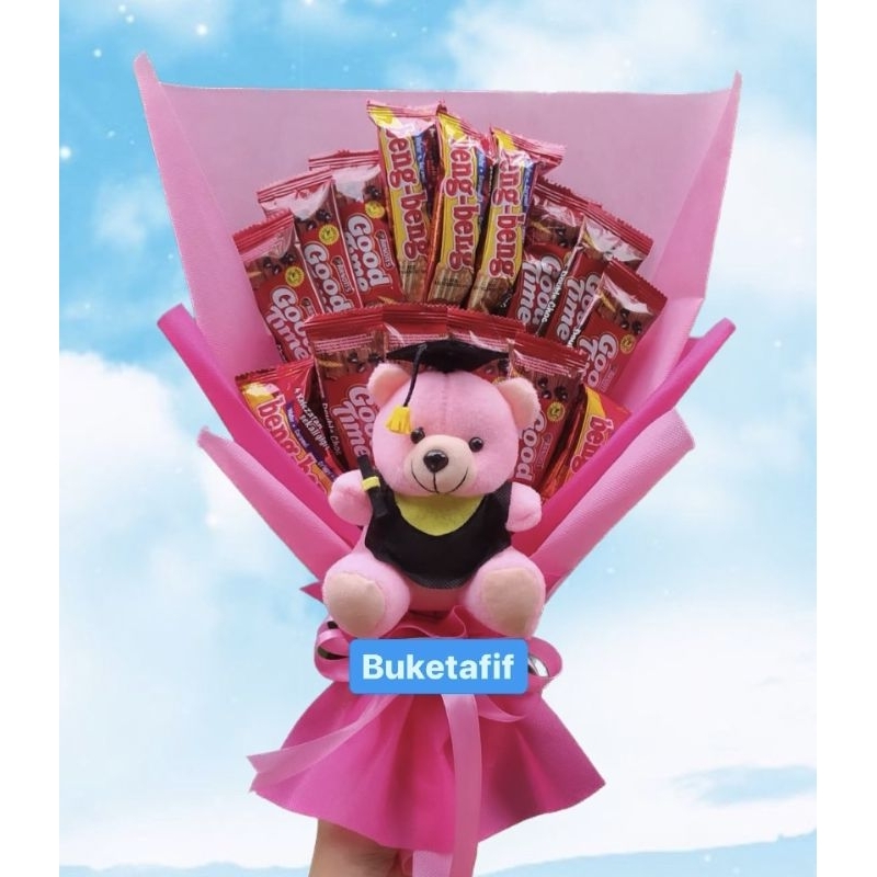 

BUKET SNACK BONEKA WISUDA PINK HEMAT CANTIK/HADIAH ULTAH/SIDANG/WISUDA/ANNIVERSARY/ACARA