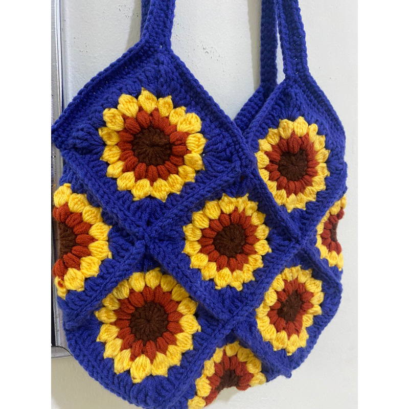 tas rajut granny square
