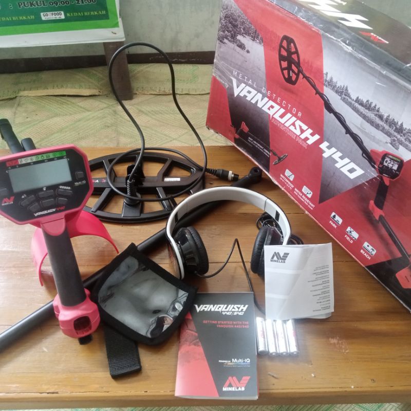 Metal Detector Vanquish 440
