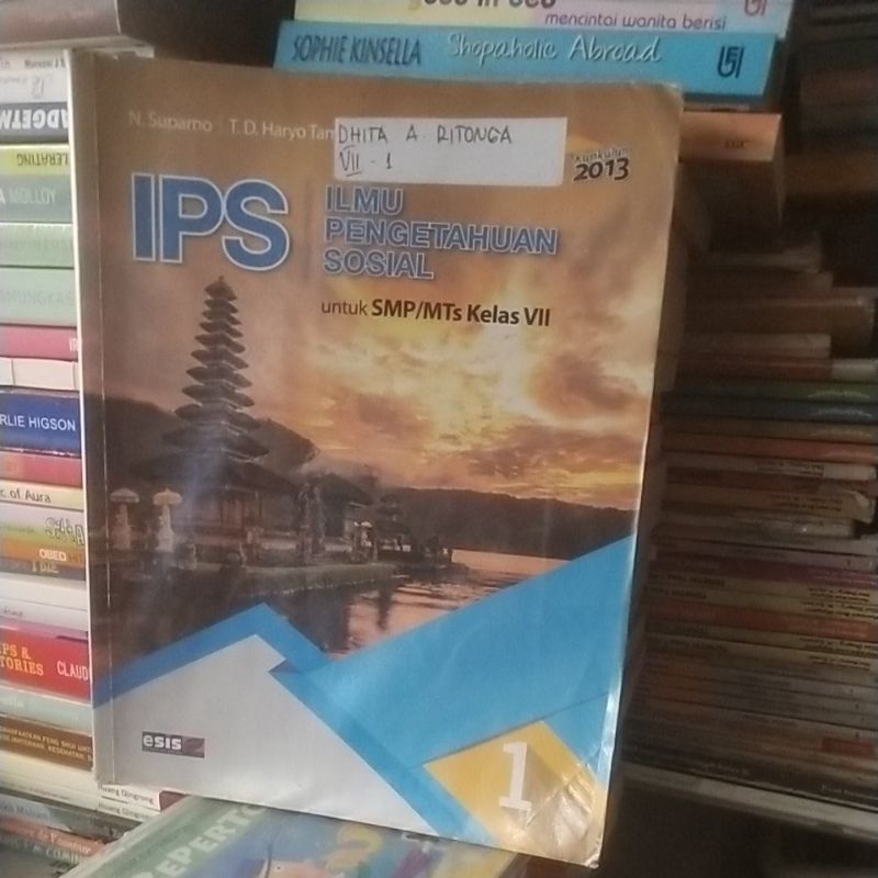 buku ips kelas 7-1 smp