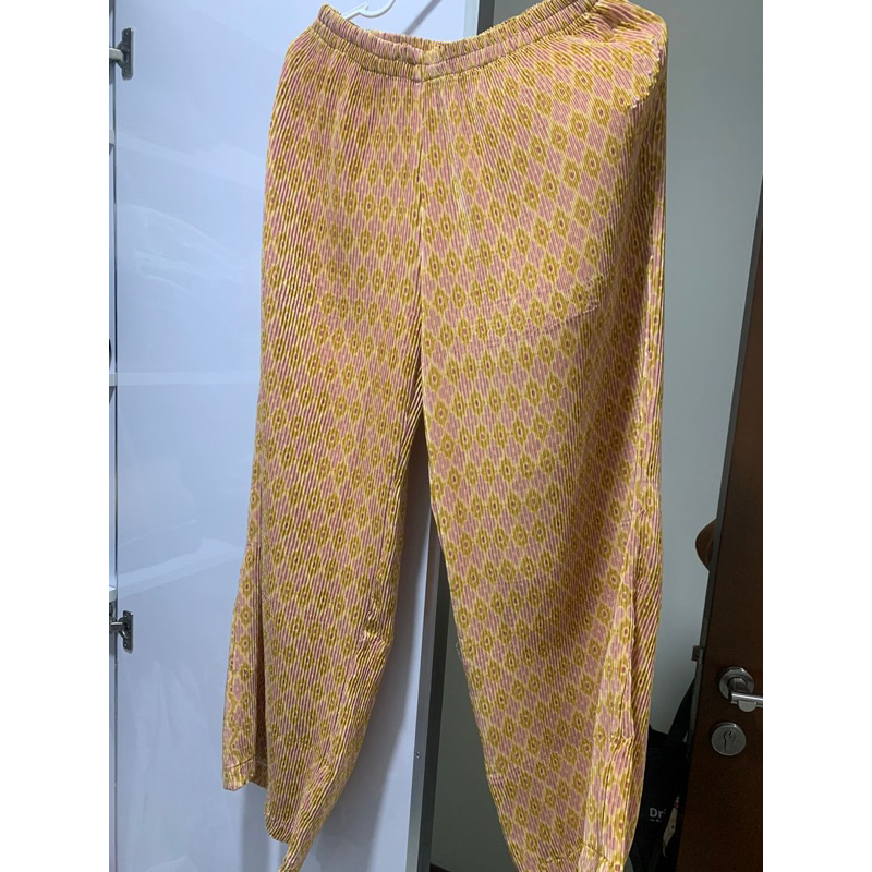 Pleats Pants Nadjani