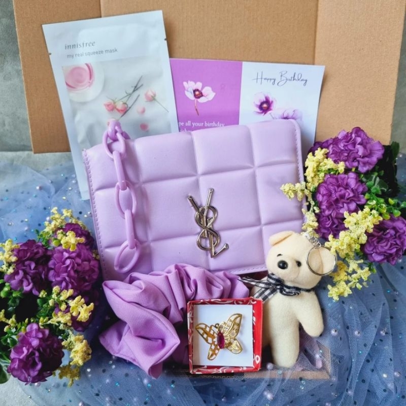 

Kado Tas Cewek Ungu / Hampers Kado Cewek Ungu / Hadiah Purple Gift