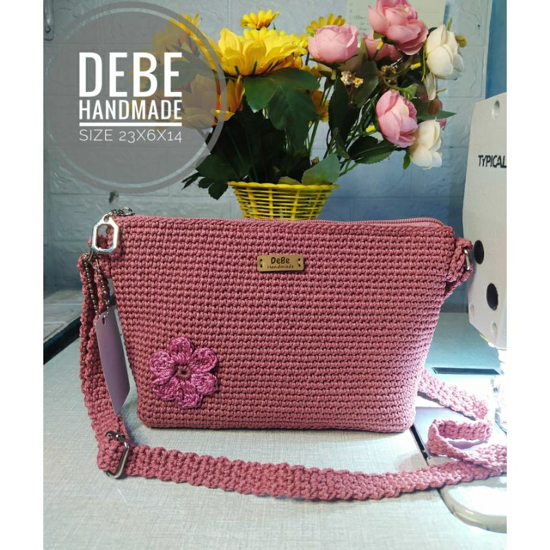 Tas selempang rajut warna dusty pink