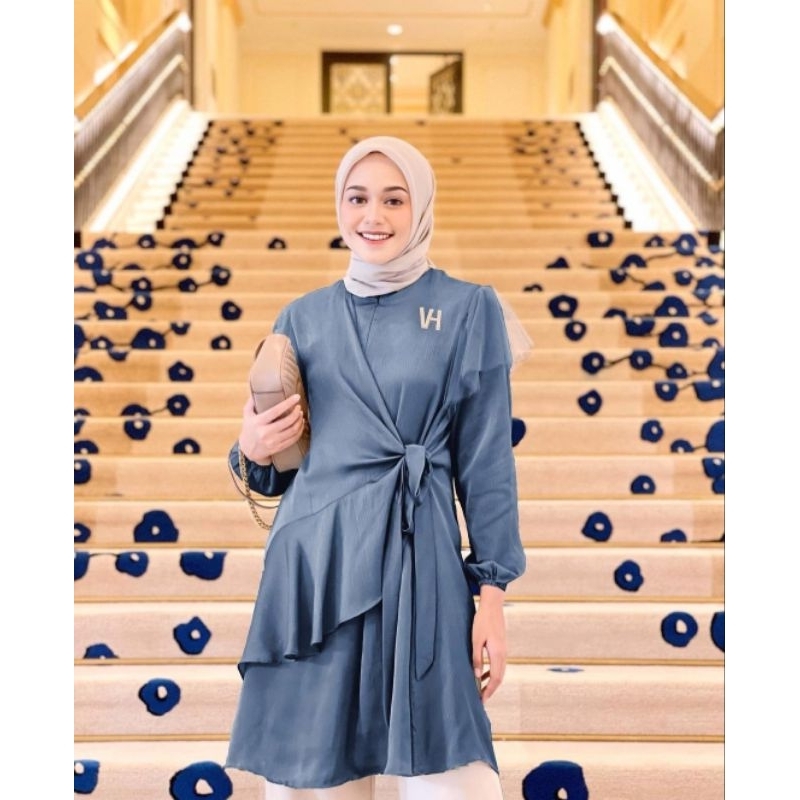 Preloved Celine Blouse Vanilla Hijab