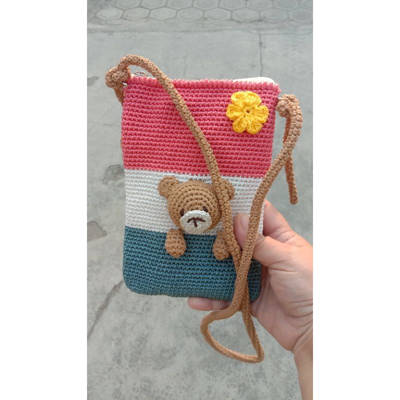 tas hp rajut karakter beruang