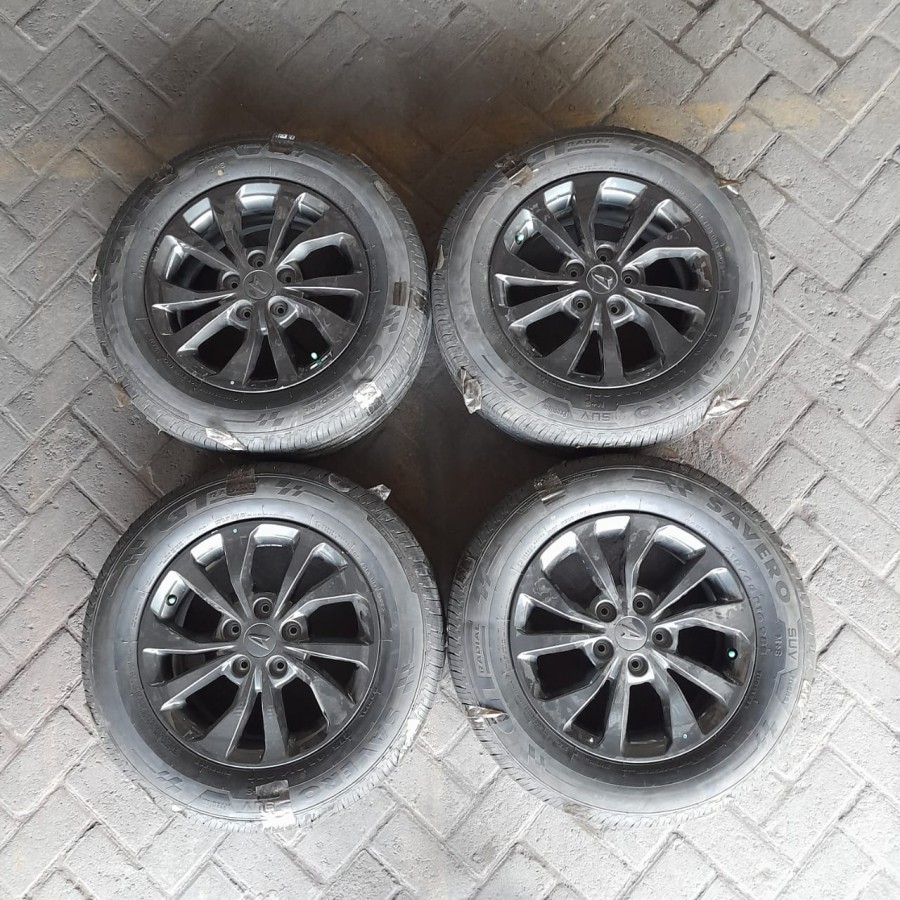 Velg Mobil Bekas Copotan Std Terios Ring16 Ban Gt Savero 215 65 R16