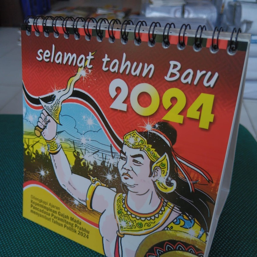 

EADY STOK'] kalender Meja 2024 Bangbang Gde Rawi