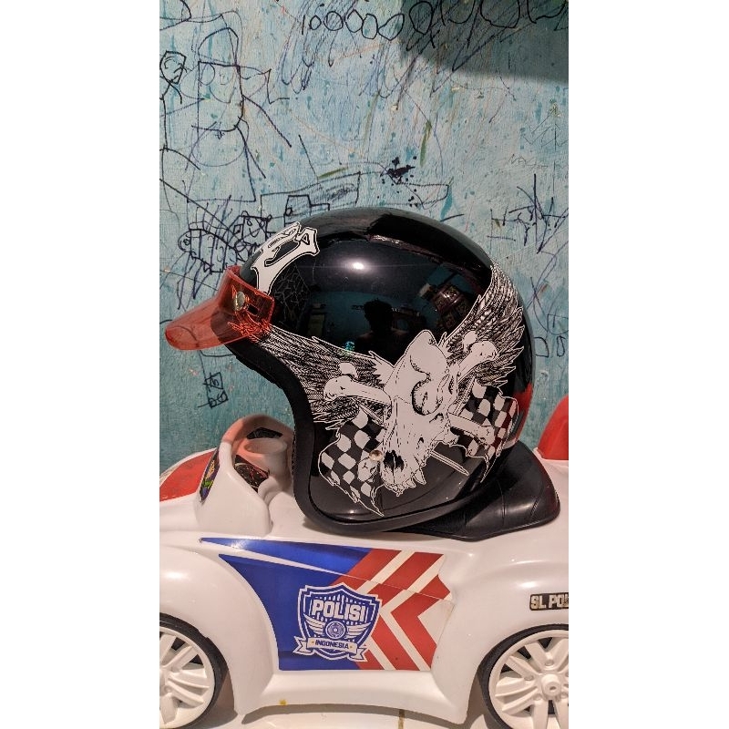 HELM SERINGAI