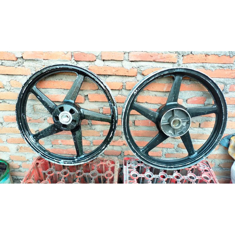 velg Yamaha Vixion original ring 17