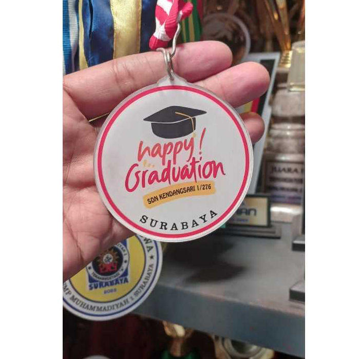 Medali Akrilik Happy Graduation