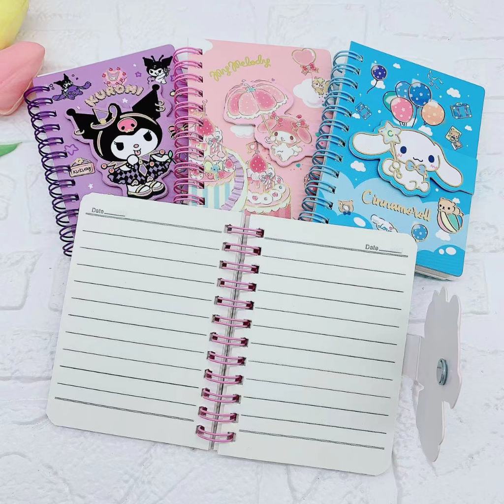 

GM- MINI BINDER BOOK MAGNET SANRIO | MINI BINDER | DIARY MINI | BUKU BINDER | KUROMI | CINAMORROL | MELODY | HELLOKITTY | BUKU KECIL | BUKU MEMO LUCU | DIARY MEMO | BUKU CATATAN KECIL | KADO ULANG TAHUN | CATATAN MINI | BUKU DIARY MINI | MINI POCKET DIARY