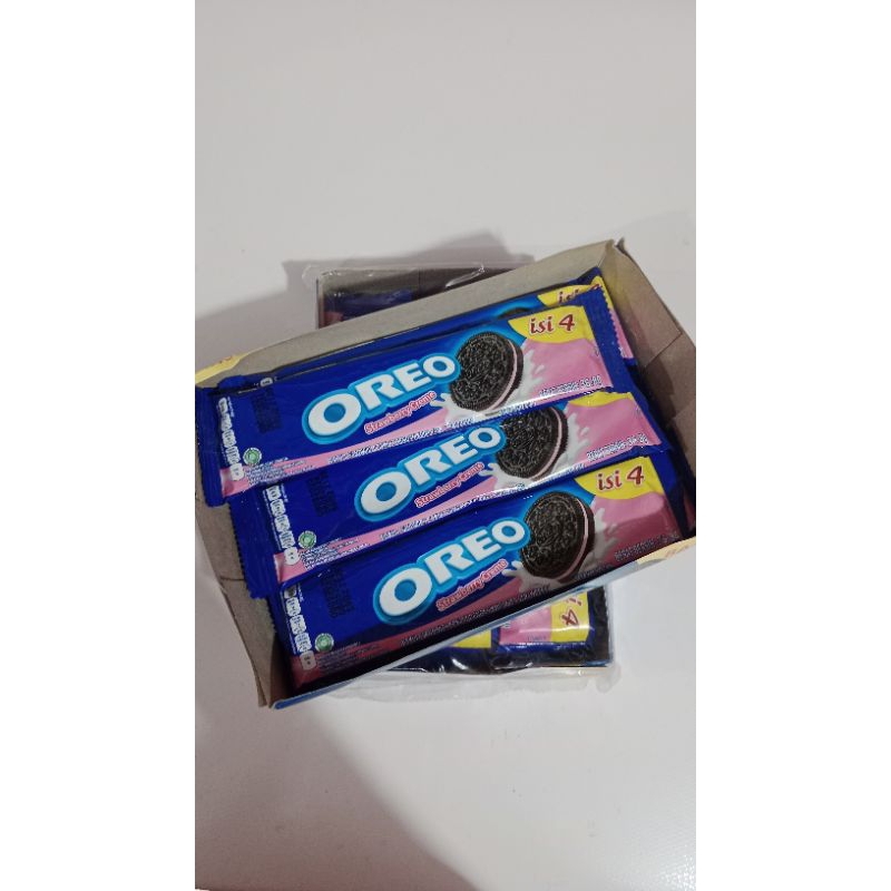 

Biskuit Oreo Strawberry Creme Box