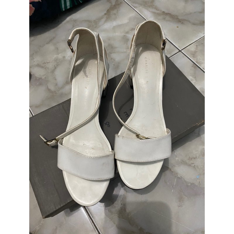 PRELOVED HEELS CHARLES & KEITH