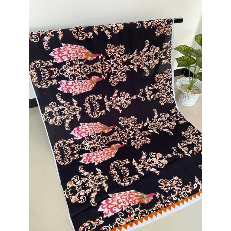 Kain Batik Solo katun printing motif merak kembar hitam