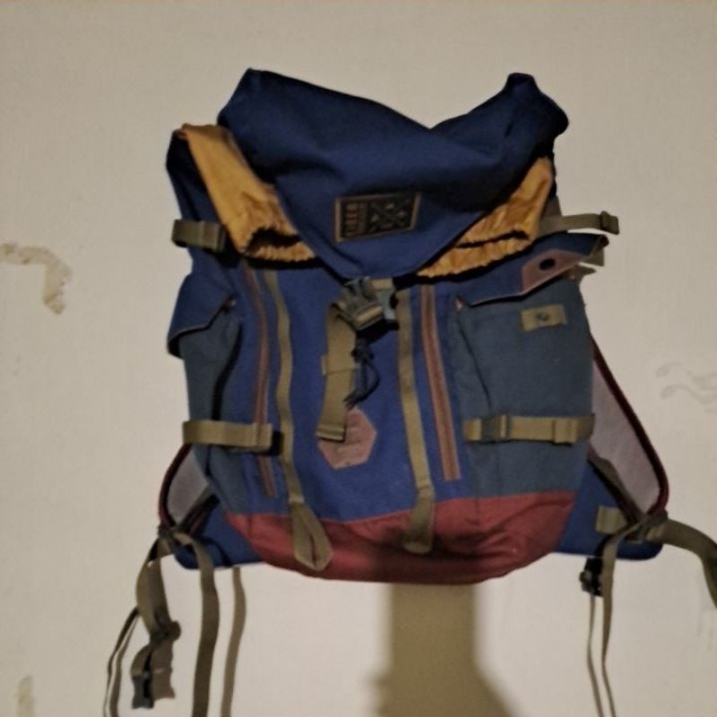 eiger migrate navy  35 liter semi carier