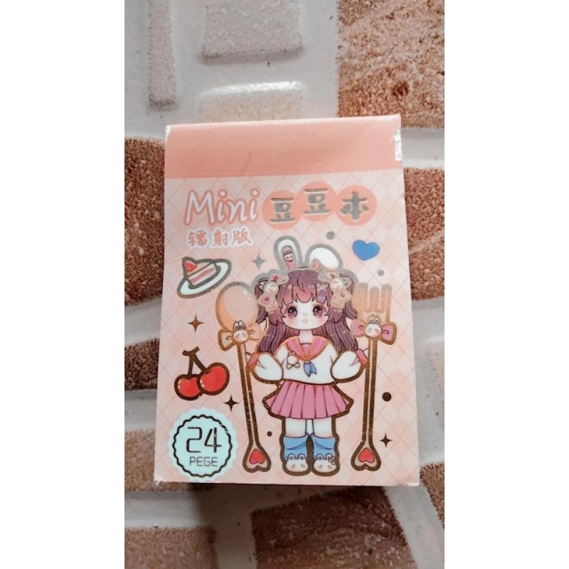 

Stiker Buku Momo Mini