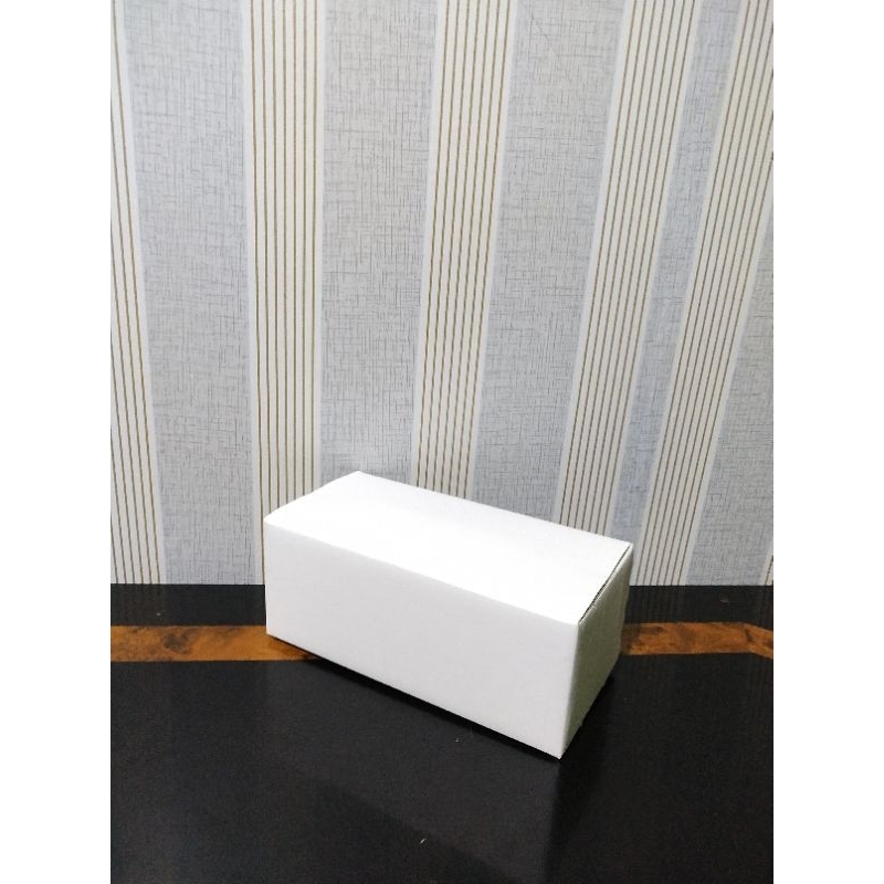 

kardus PUTIH 20x10x8cm kardus box kotak