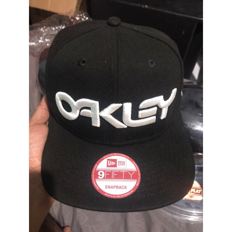 snapback New Era x Oakley