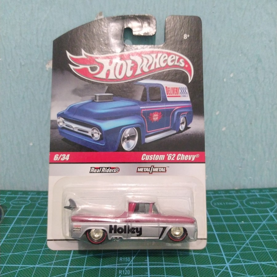 Hot Wheels - Custom 62 Chevy Real Riders Merah