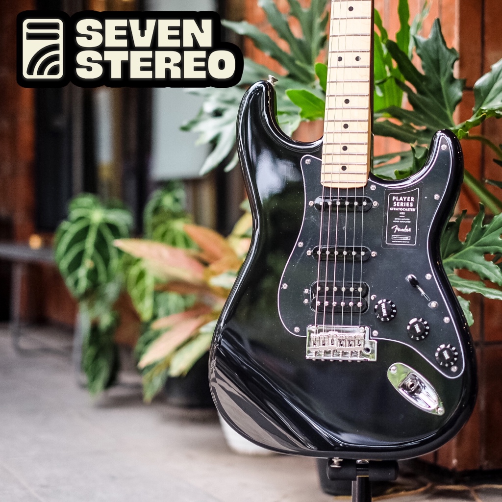 Fender Limited Edition Player Stratocaster HSS Maple FB Black