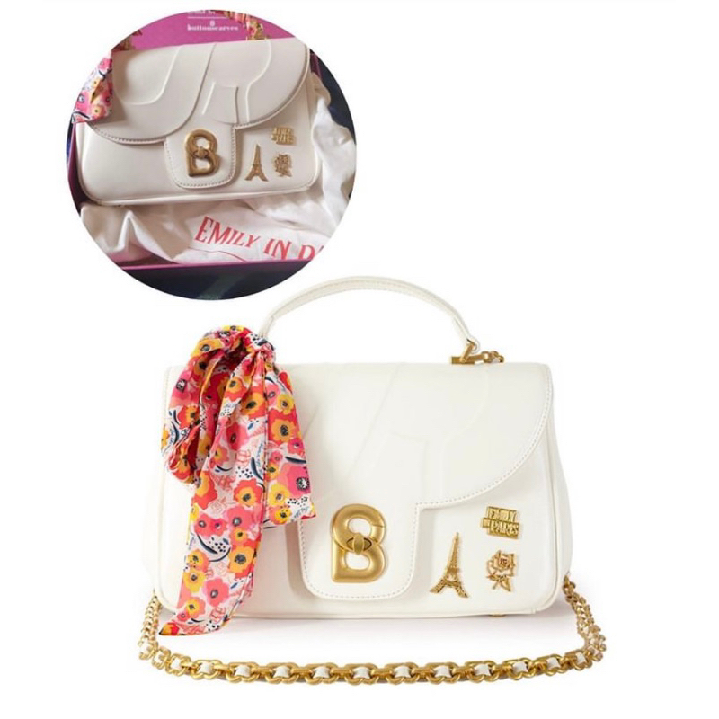 pre♥️ tas buttonscarves emily in paris kondisi baik size medium