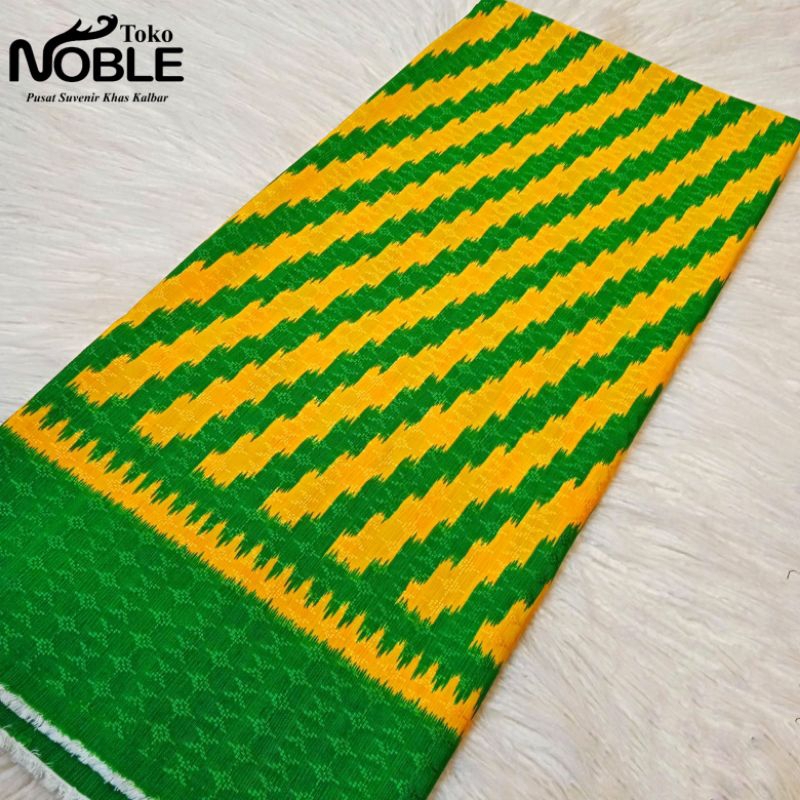Kain Motif Corak Insang Melayu ( METERAN )