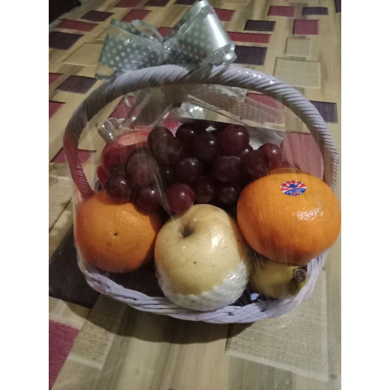

parcell buah/hampers buah/bingkisan buah free kartu ucapan dan peperbag (dijamin fresh)
