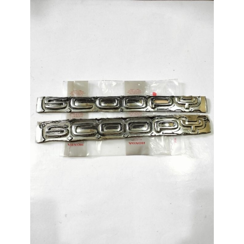 Emblem Scoopy 2021 original Emblem Scoopy 2022 100% original