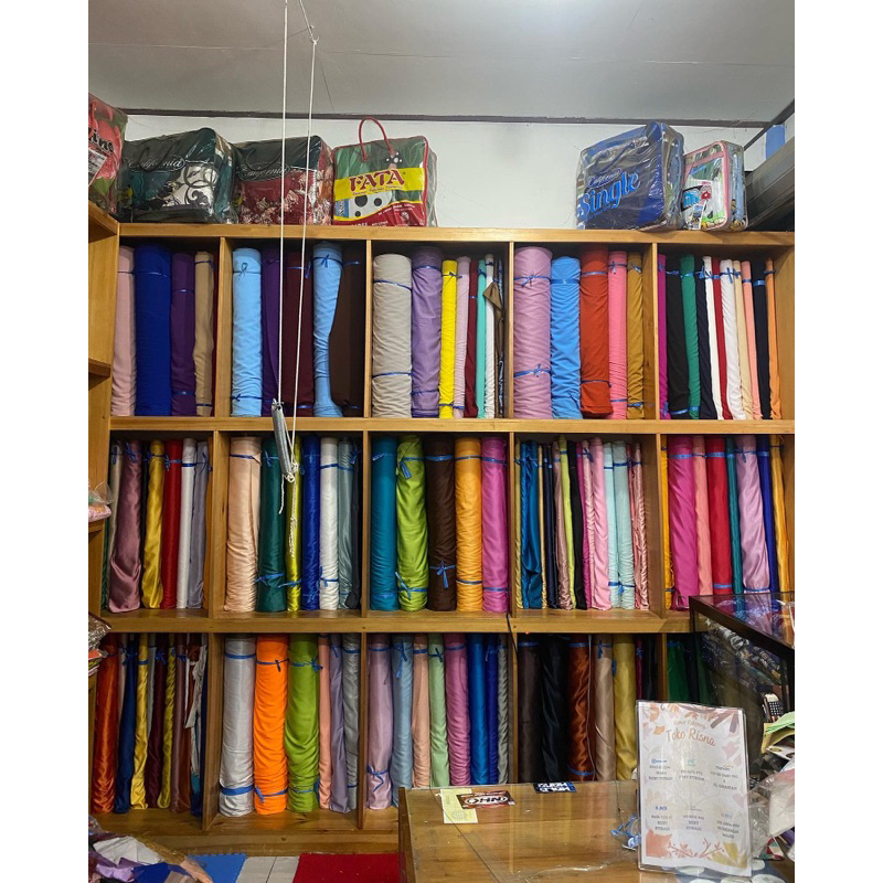 Kain Satin (harga per setengah meter)