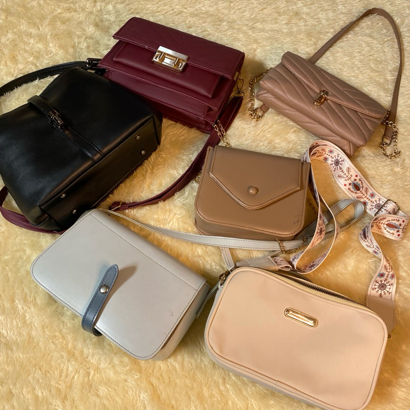 Preloved Tas Selempang WanitaPremium Brand Miniso,Sally Scarf, Korean Style, No brand, Muraahhh No M