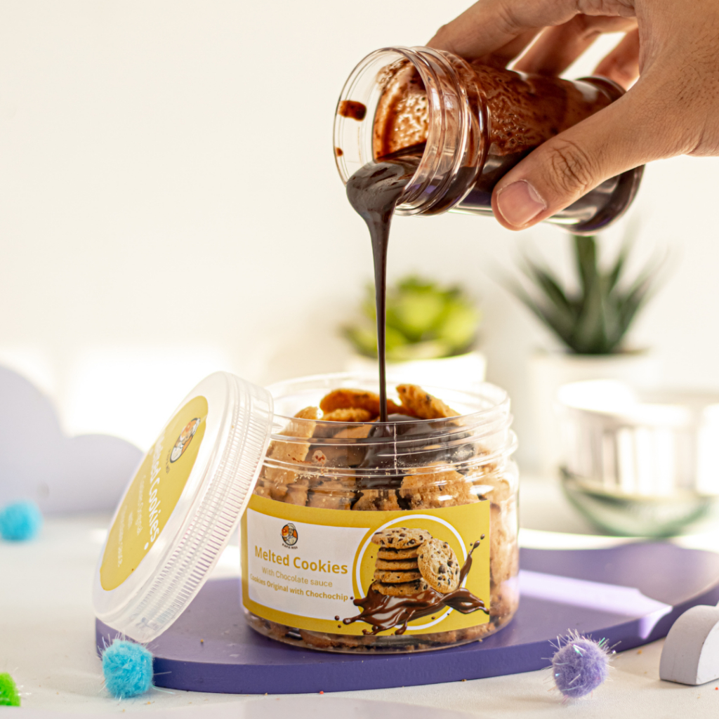 

Original Melted Butter Cookies With Chocholate Sauce