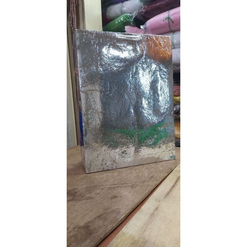 

paper bag xl silver new isi 12 pcs terlaris dan termurah