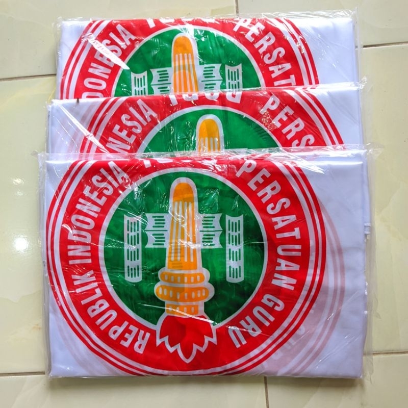 BENDERA PGRI GURU UK. 80 x 120 SATIN MURAH