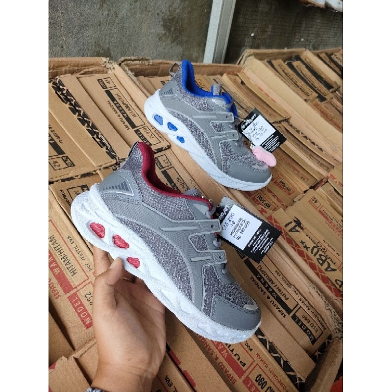 PRO ATT CM 200 Abu Biru, Abu Merah, Putih Abu, Abu Hijau Sudah di Press dan sudah di sol ukuran 39-4