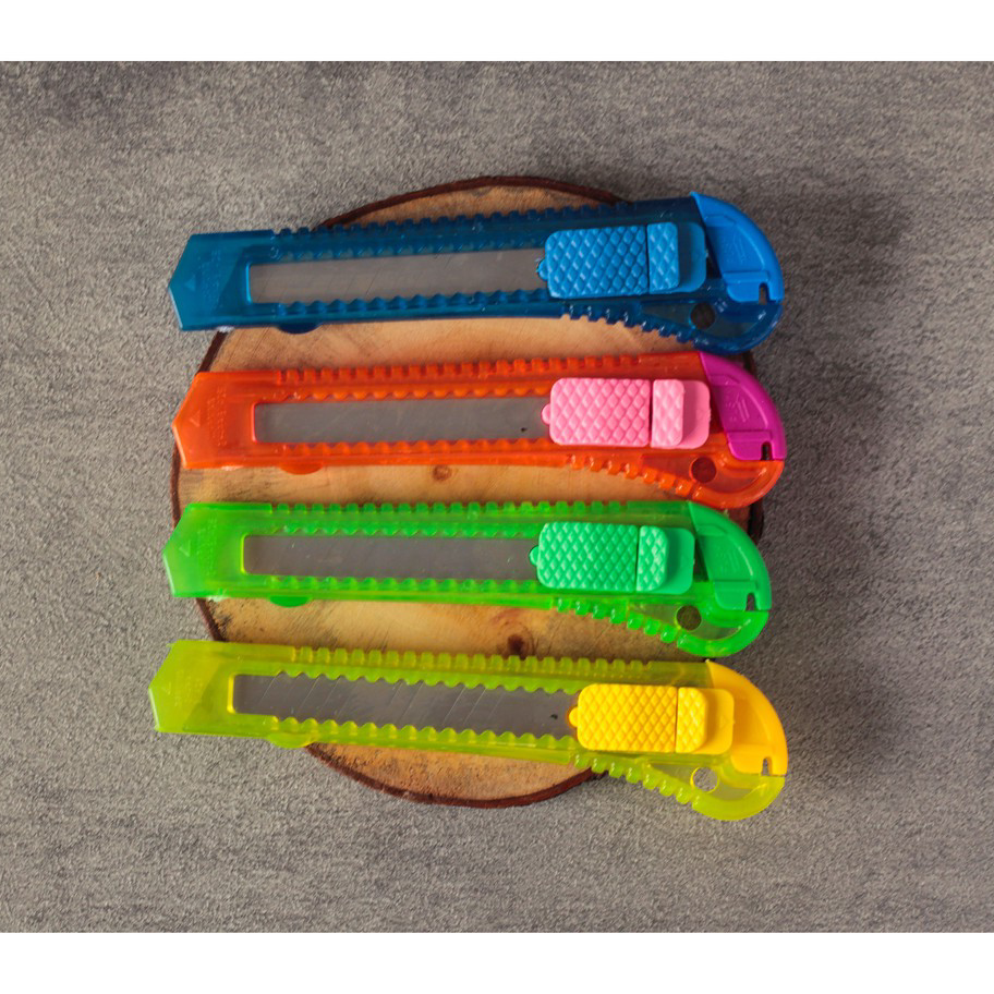 

Terlaku. (4 piece) Cutter Murah rencengan