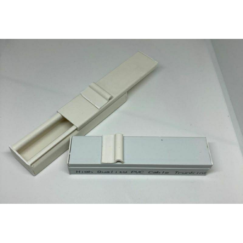 pointer tempat wadah pakan latih burung untuk memberikan reward kepada burung