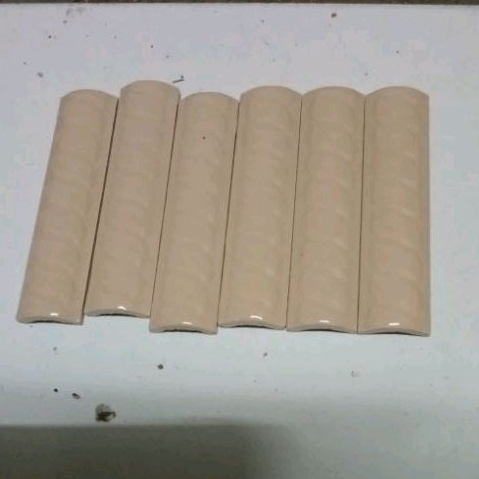 Kuku Macan Lis Kramik 10cm / Bon Bon Kramik 10cm Cream Per Pcs VIVA