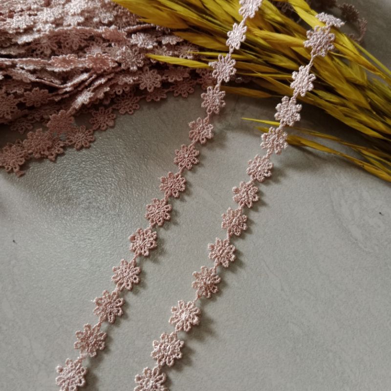 renda bunga kecil renda melati warma milo harga per rol 15yard