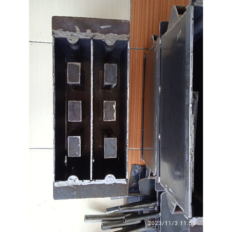 Cetakan Batako Lubang 3 , dimensi ukuran 35*15*10