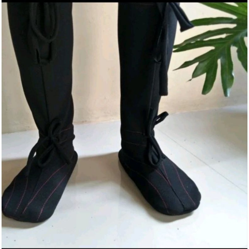 sepatu anti keong petani sawah